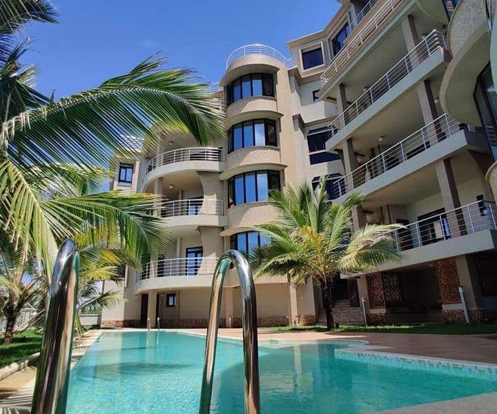 3 bedroom, all ensuite apartments with panoramic views of the Indian ocean